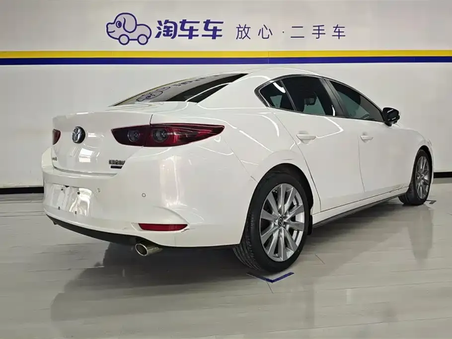 Mazda 3 Axela — фото 10
