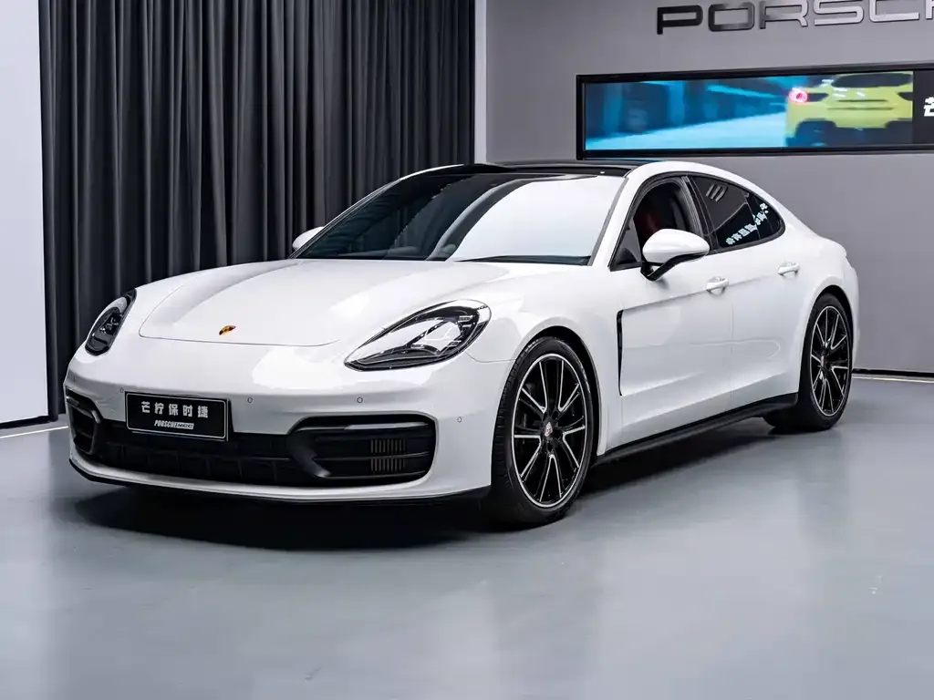 Porsche Panamera — фото 1