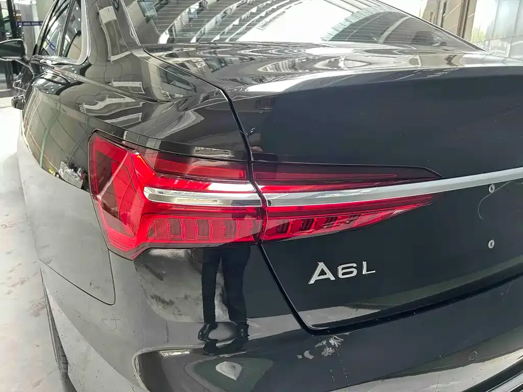Audi A6L — фото 7