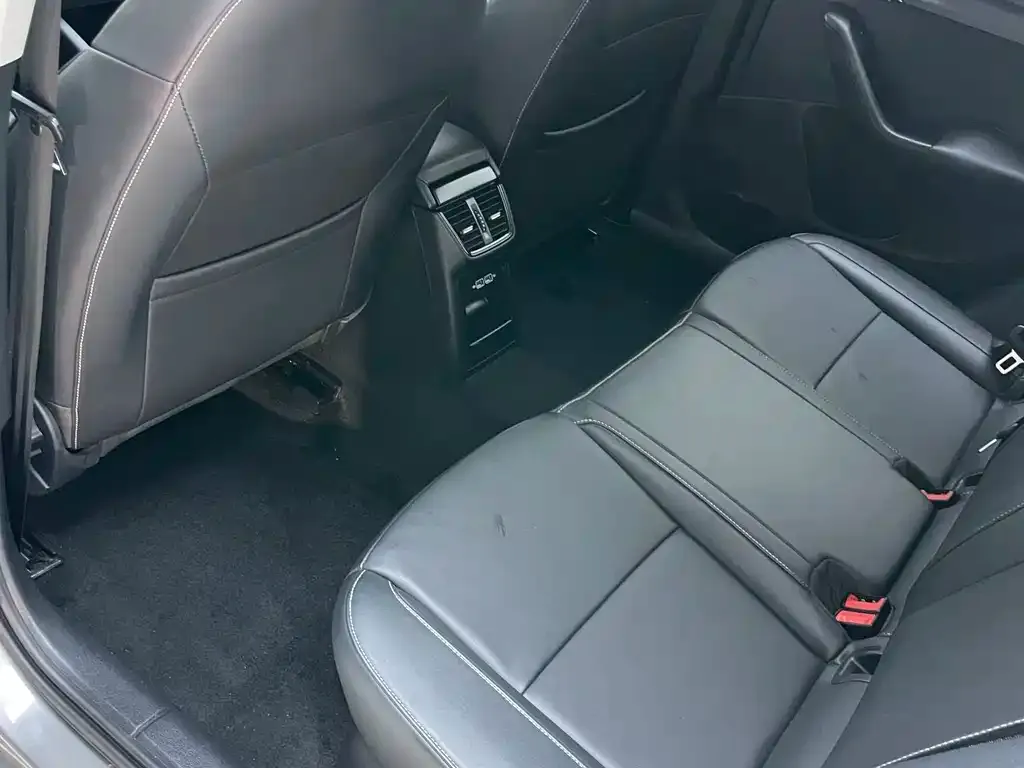 Skoda Octavia — фото 7