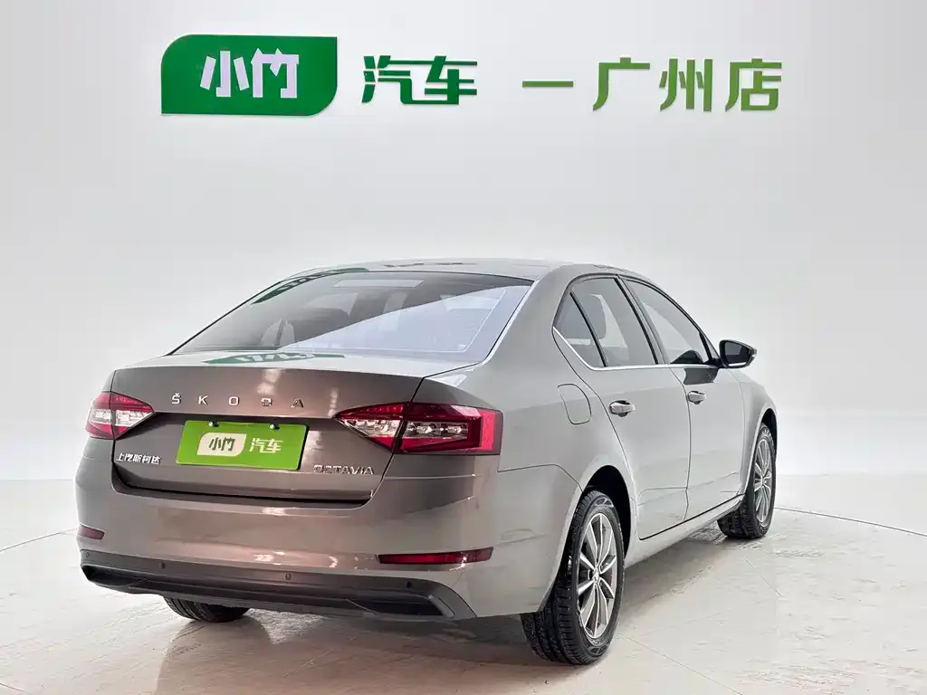 Skoda Octavia — фото 4