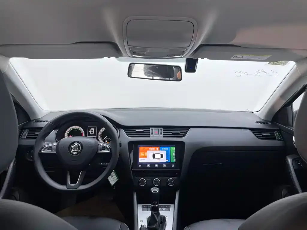 Skoda Octavia — фото 5