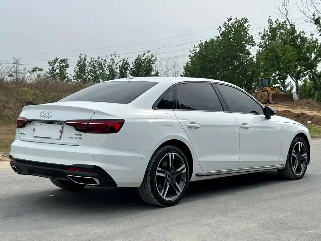 Audi A4L — фото 5