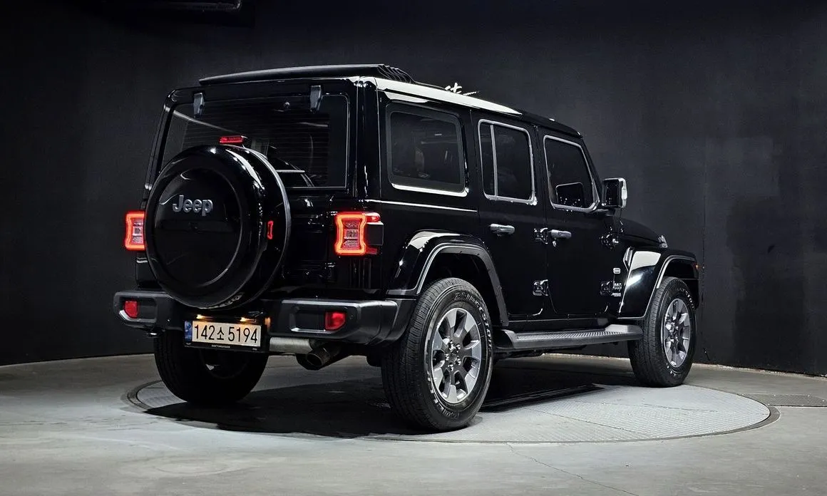 Jeep Wrangler — фото 7