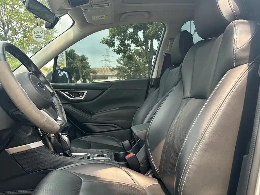 Subaru Forester — фото 4