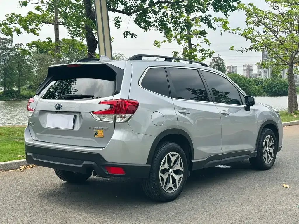 Subaru Forester — фото 3
