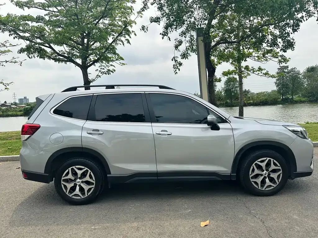 Subaru Forester — фото 7