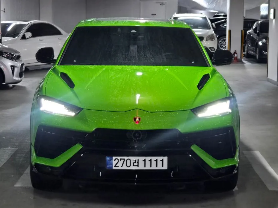 Lamborghini Urus — фото 1