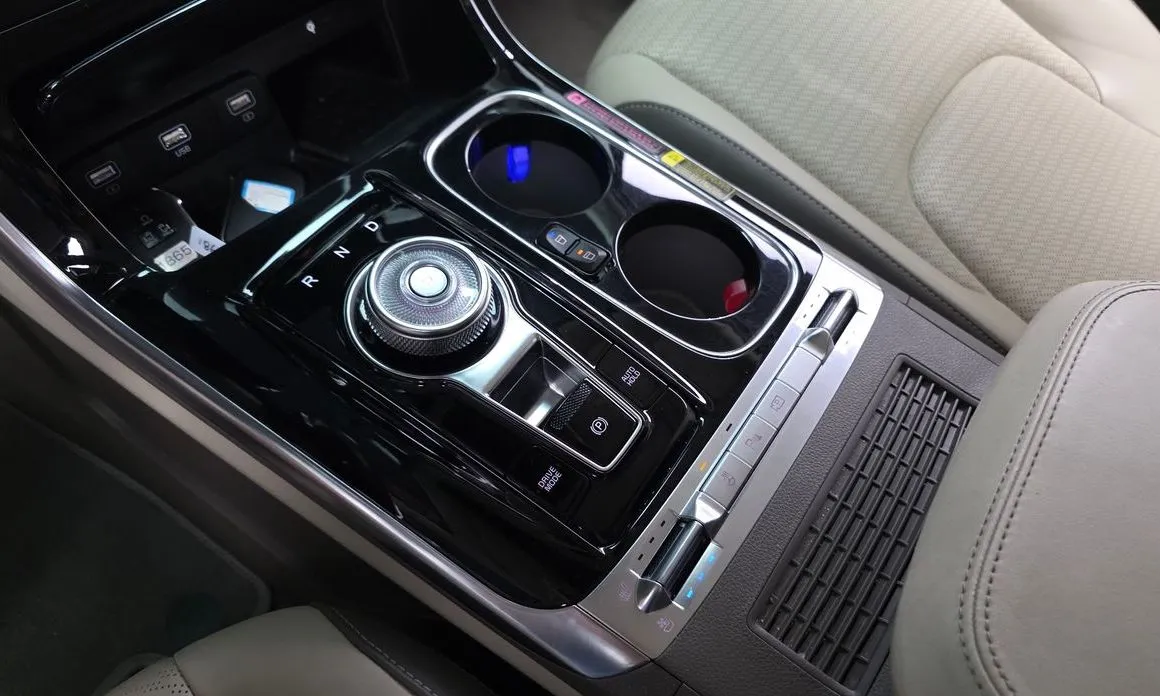 Kia Carnival — фото 10