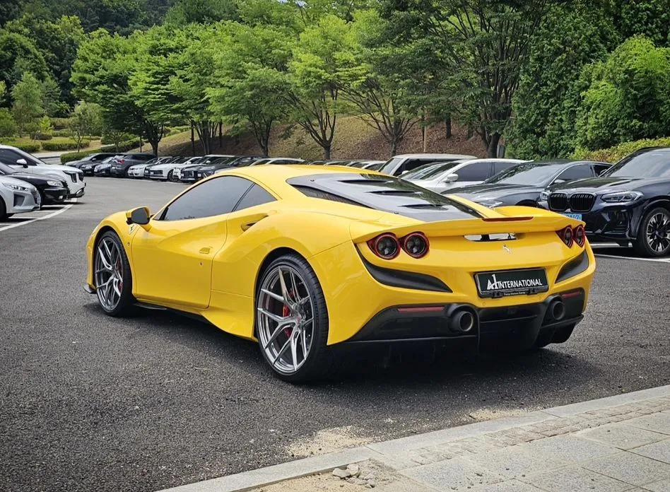 Ferrari F8 — фото 5