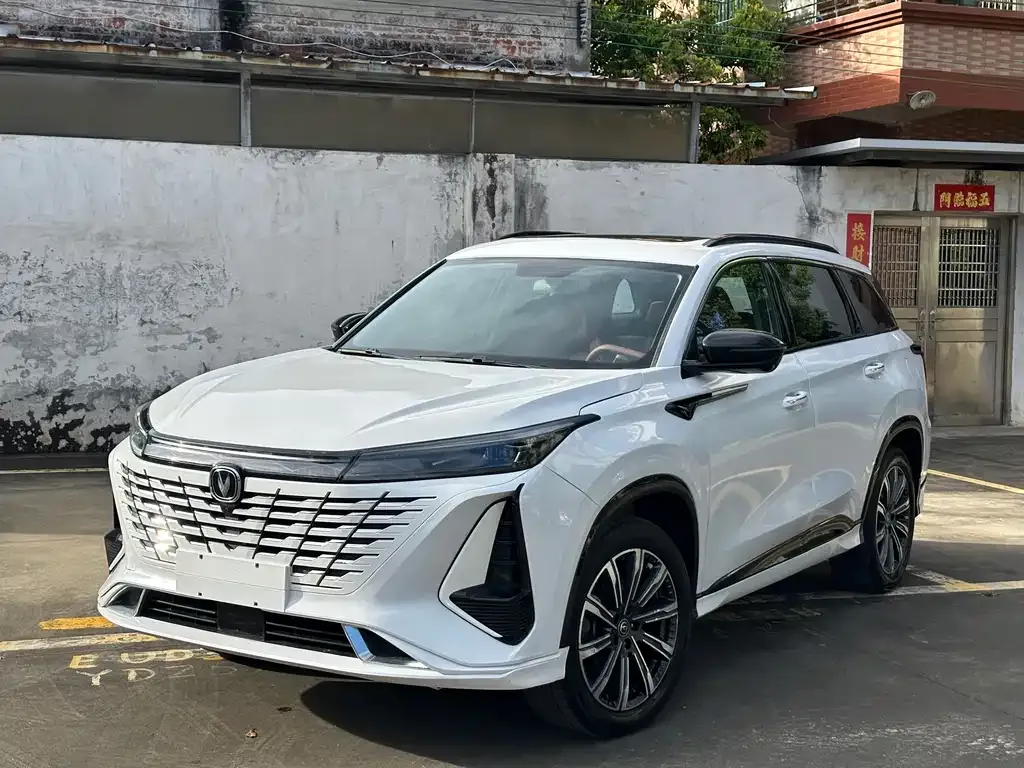 Changan CS75PLUS — фото 1