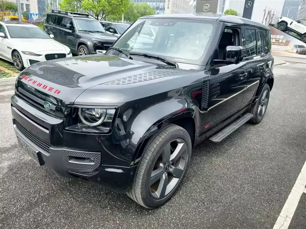 Land Rover Defender — фото 1