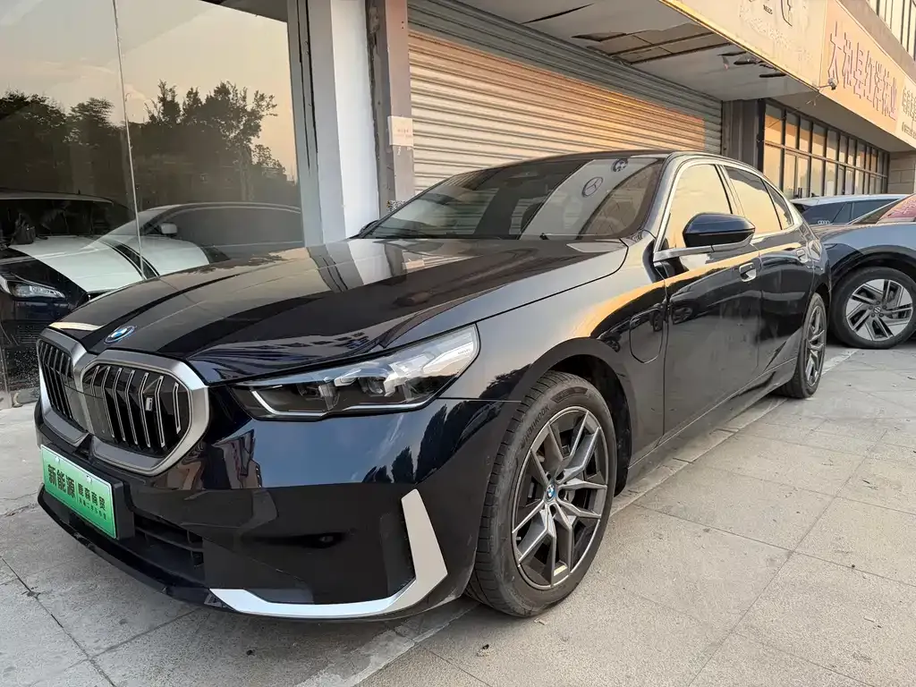 BMW i5 — фото 1