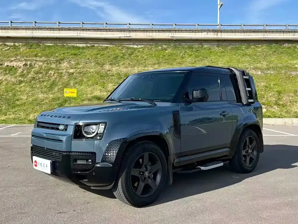 Land Rover Defender — фото 1
