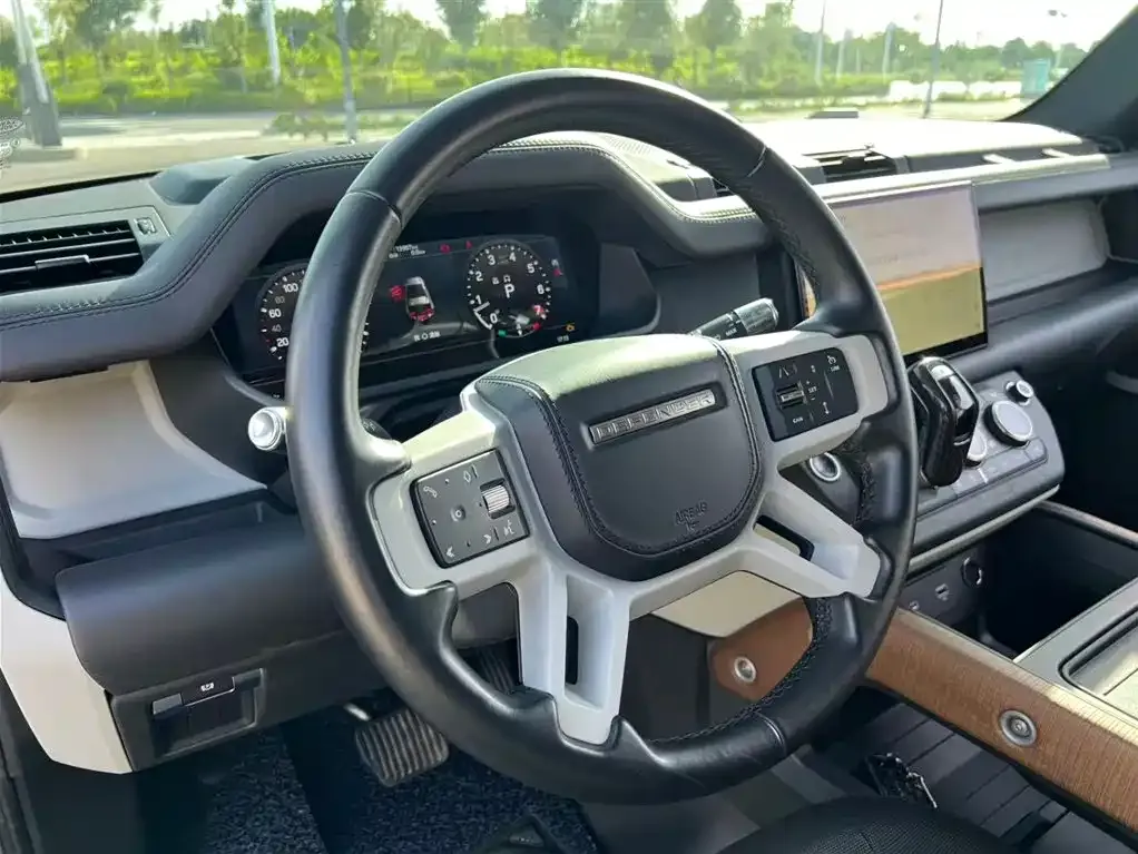 Land Rover Defender — фото 4
