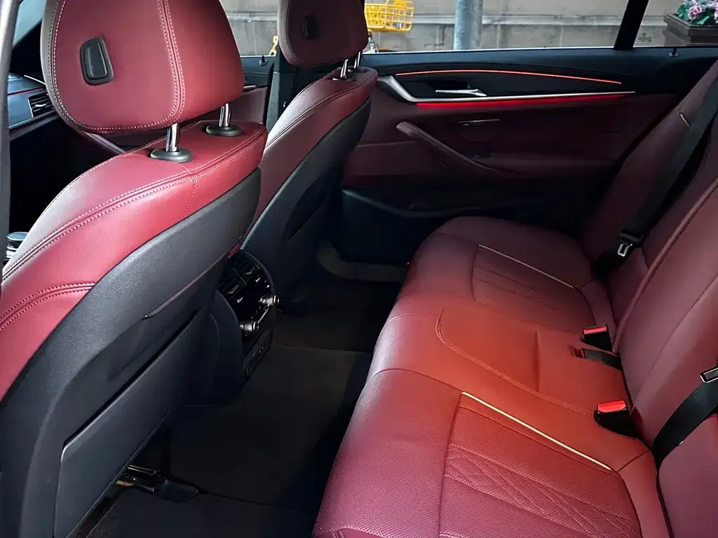 BMW 5 Series — фото 10