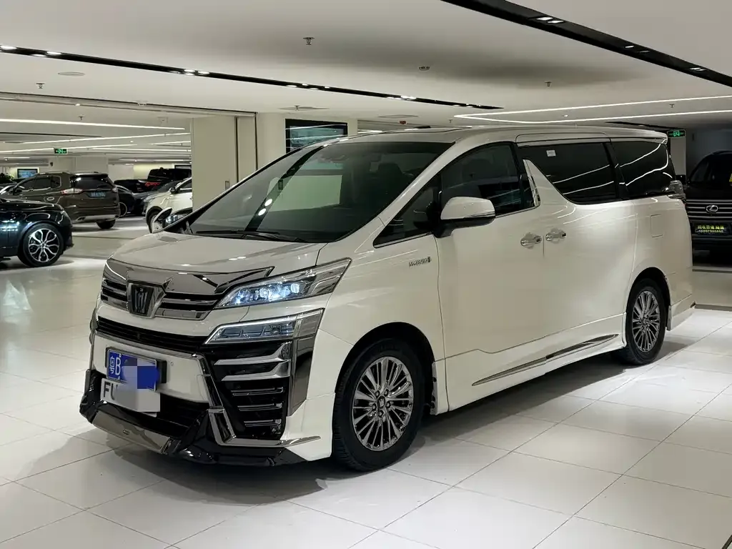 Toyota Vellfire — фото 1