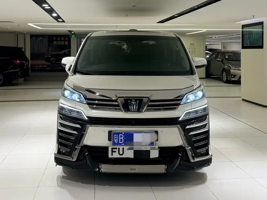 Toyota Vellfire — фото 4