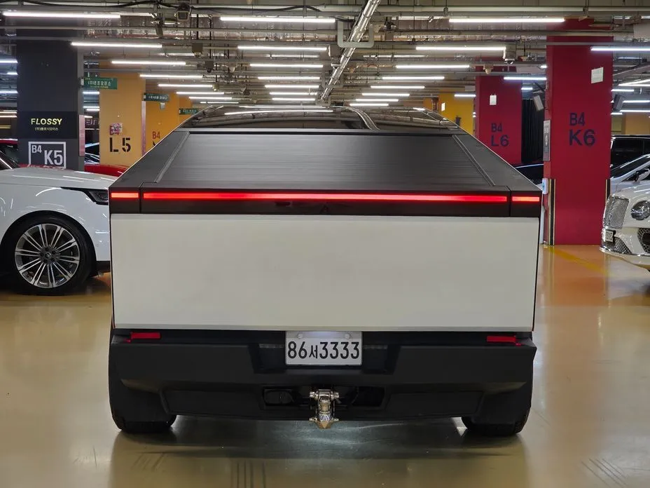 Tesla Cybertruck — фото 4