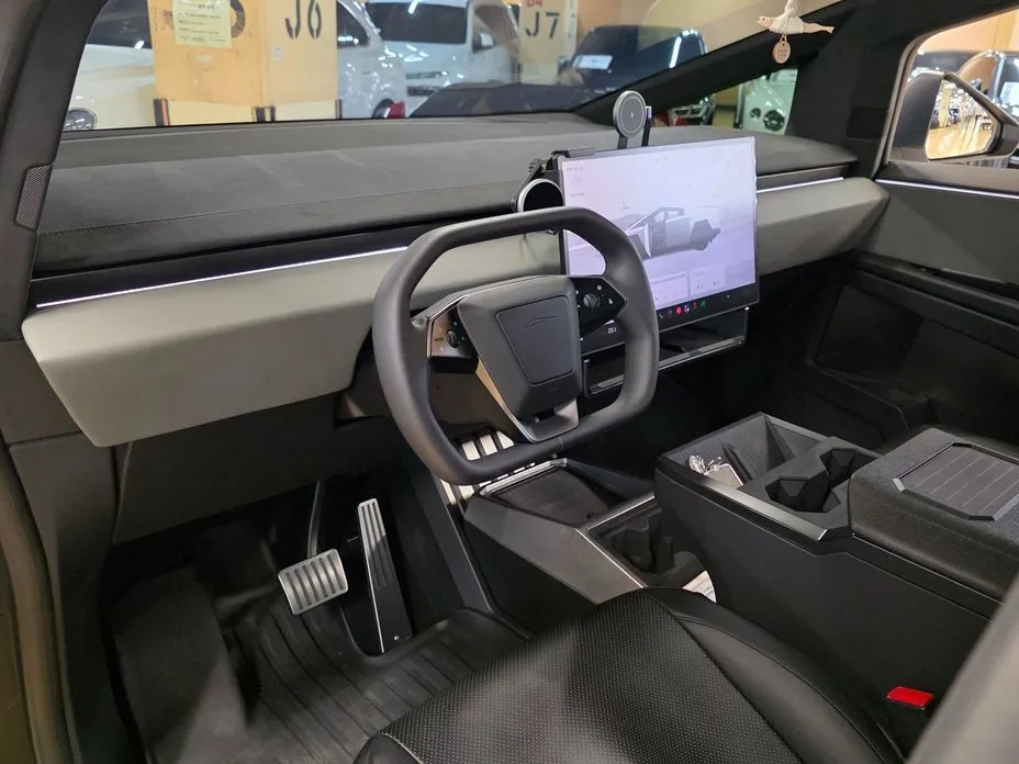 Tesla Cybertruck — фото 6
