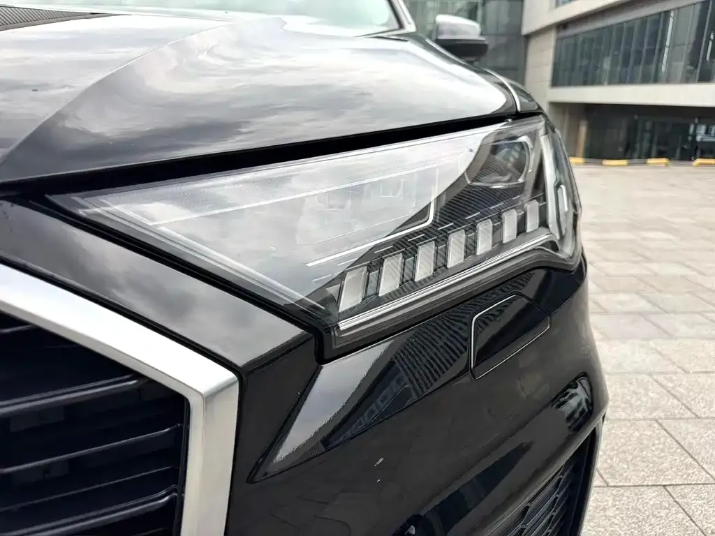Audi Q7 — фото 4