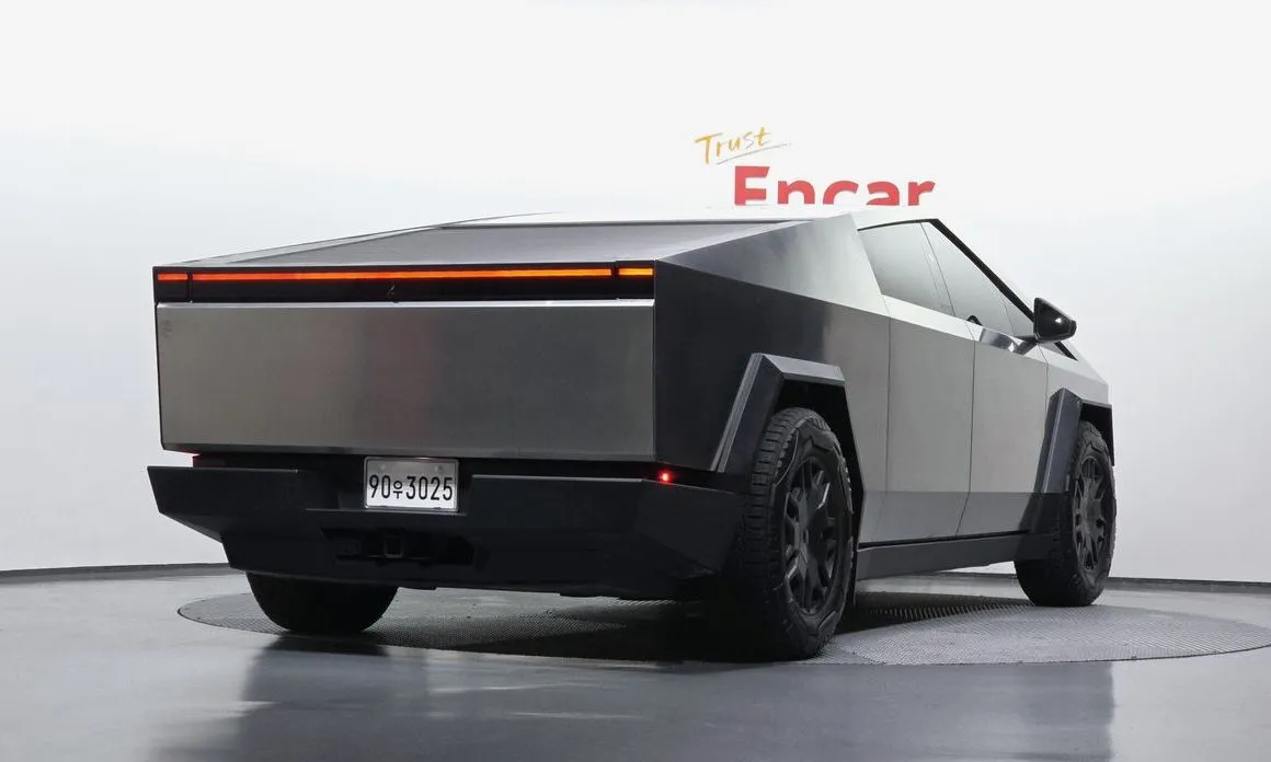 Tesla Cybertruck — фото 10