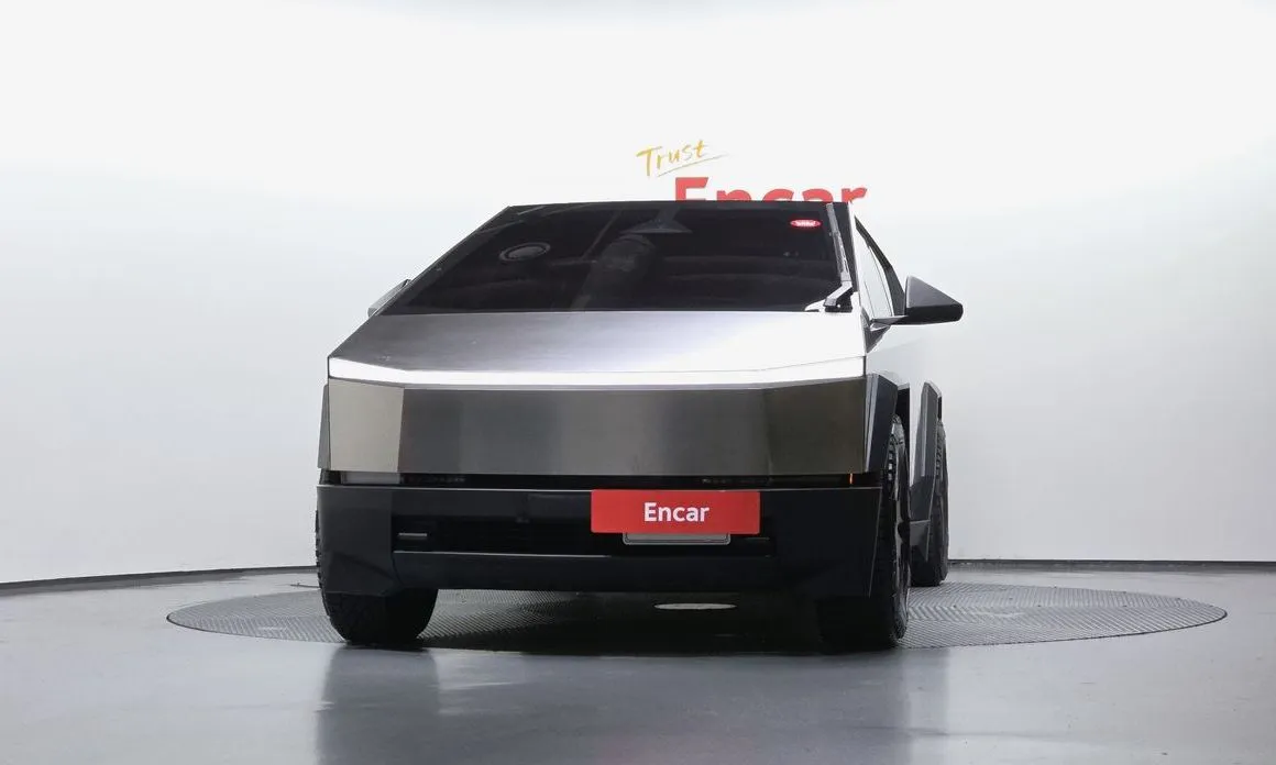 Tesla Cybertruck — фото 2