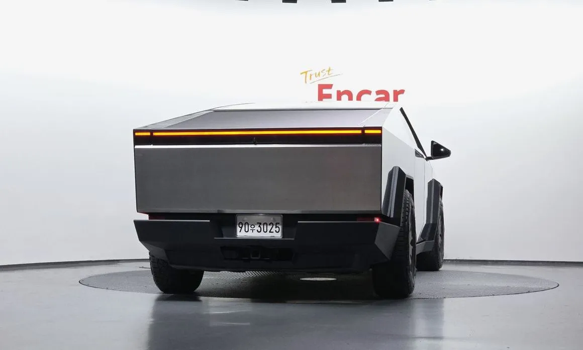 Tesla Cybertruck — фото 3