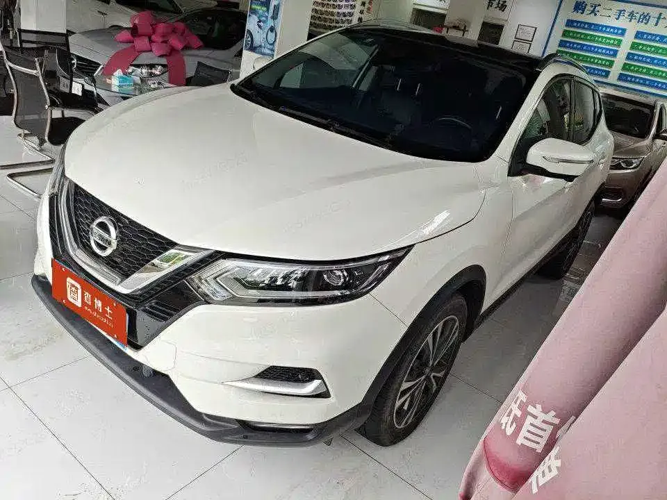 Nissan Qashqai — фото 1