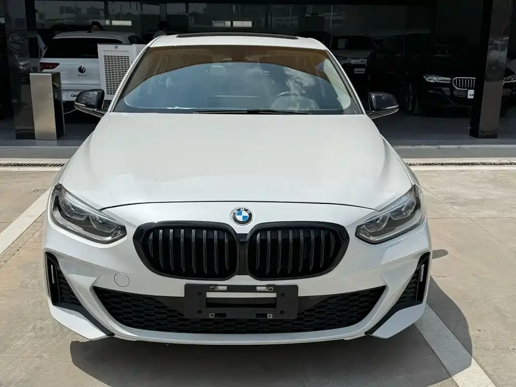 BMW 1 Series — фото 1