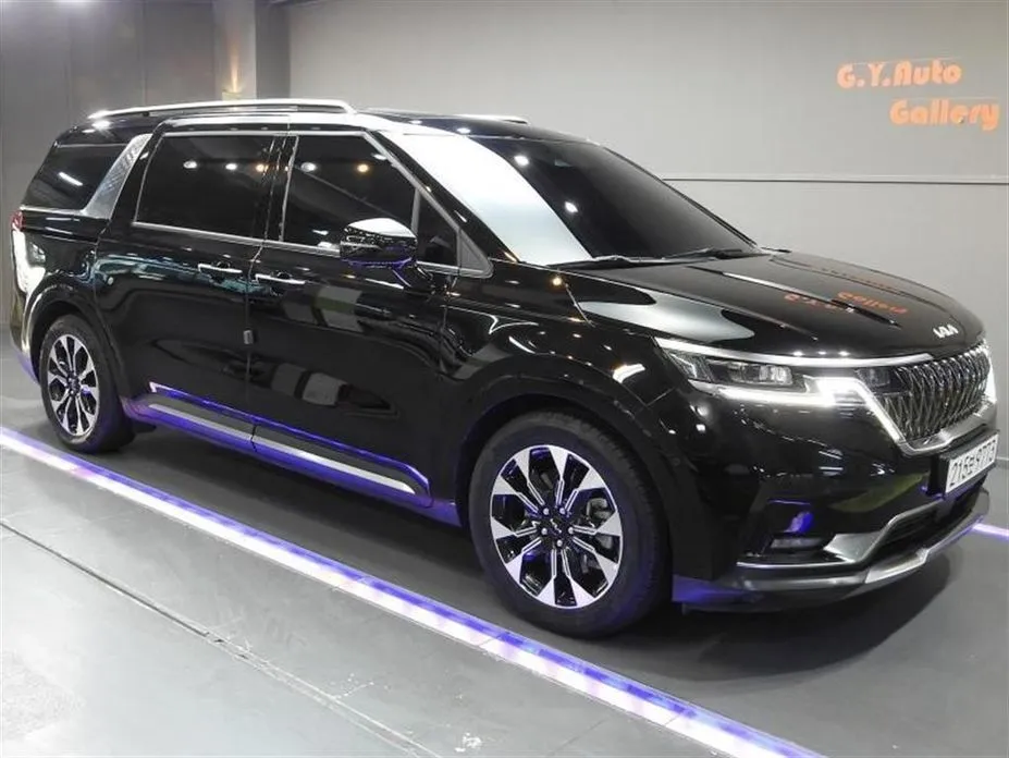 Kia Carnival — фото 1