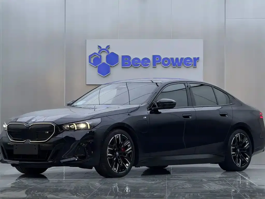 BMW i5 M60 — фото 1