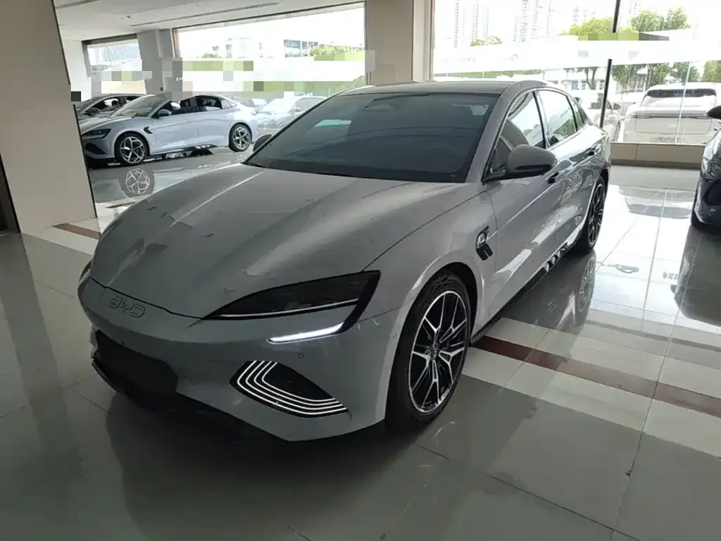 BYD Seal — фото 1