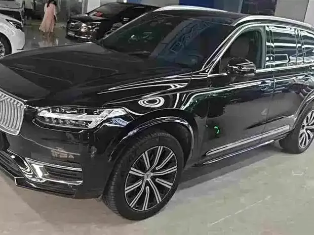 Volvo XC90 — фото 1