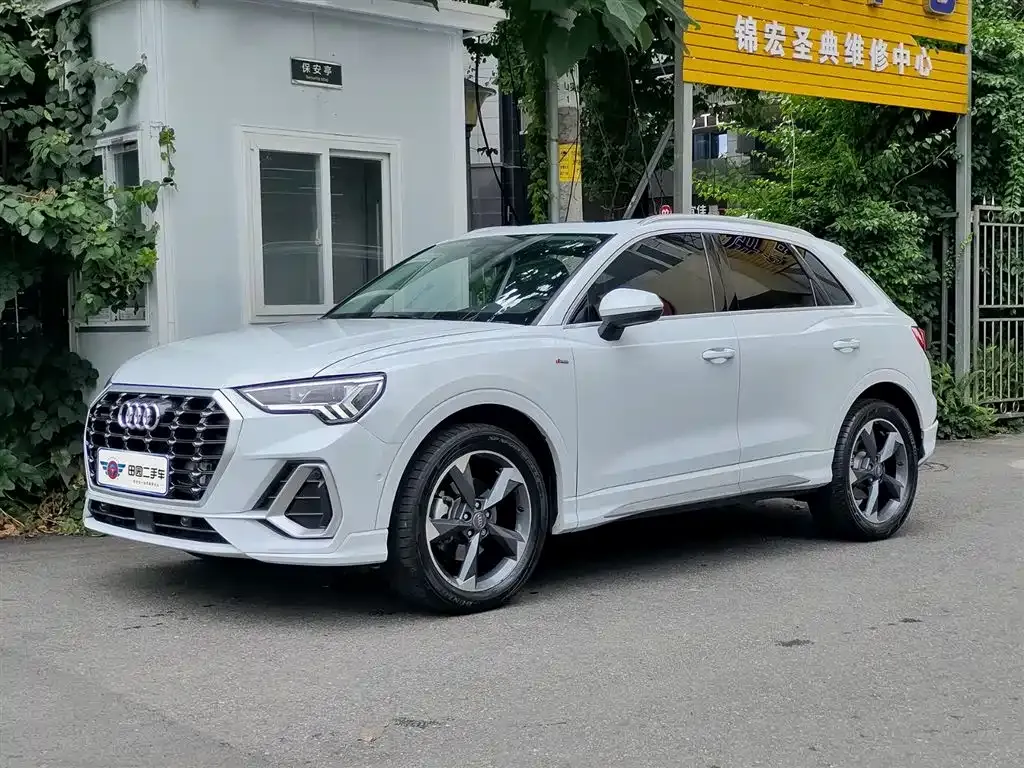 Audi Q3 — фото 1