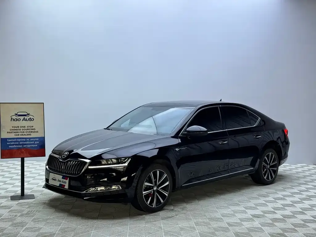 Skoda Superb — фото 1