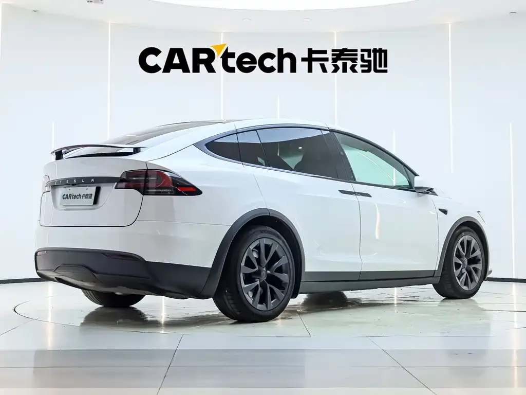 Tesla Model X — фото 2