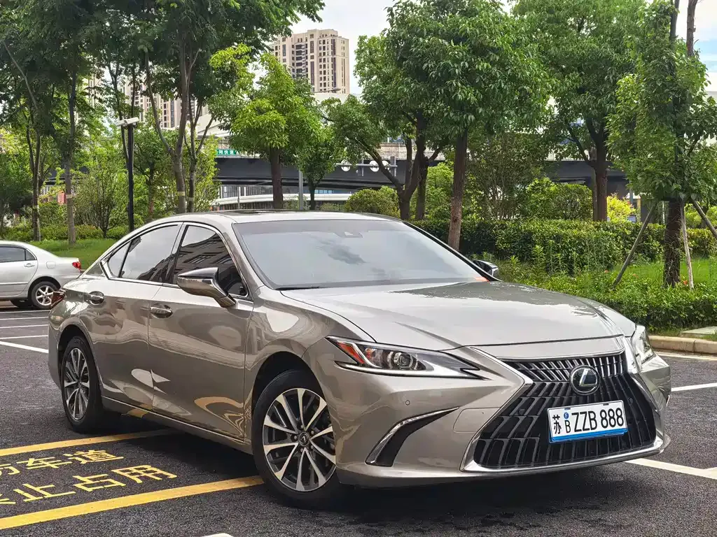 Lexus ES — фото 4