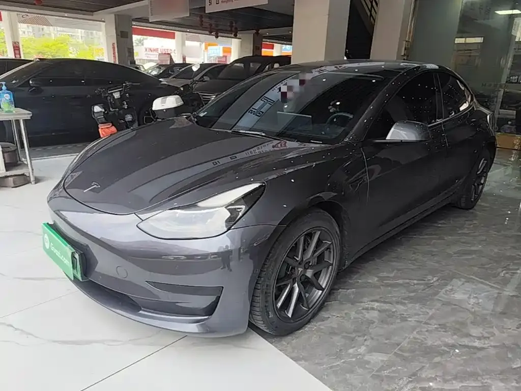 Tesla Model 3 — фото 3