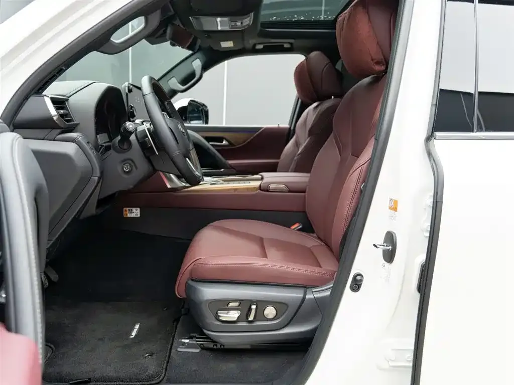 Lexus LX — фото 7