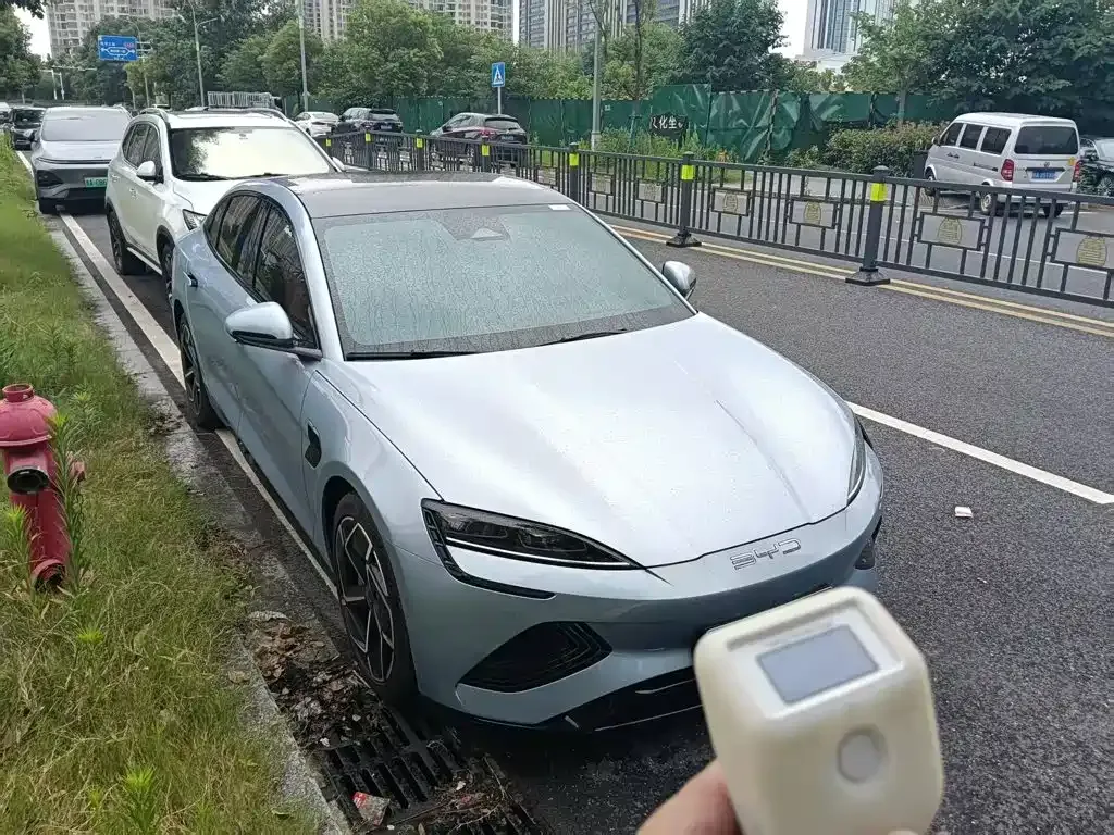 BYD Seal — фото 1