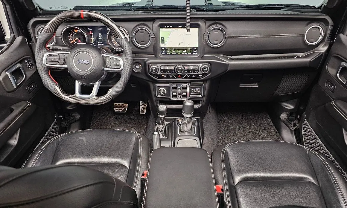 Jeep Wrangler — фото 9