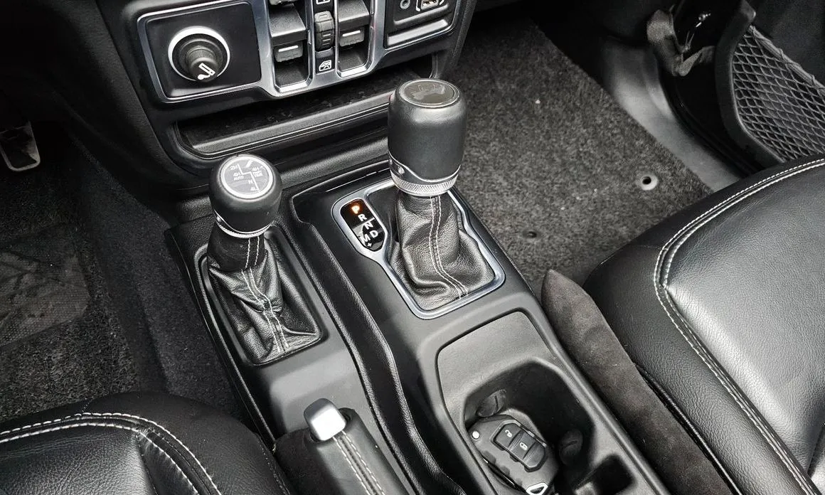 Jeep Wrangler — фото 6