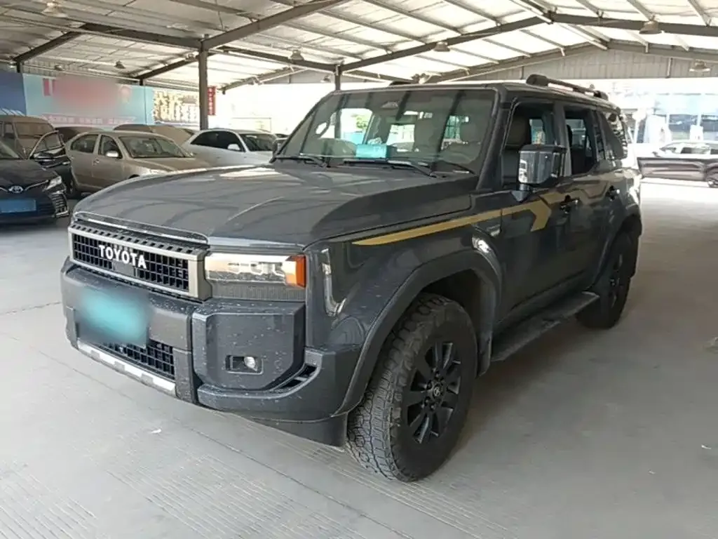 Toyota Prado — фото 1