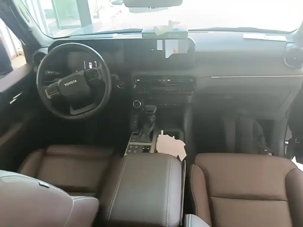 Toyota Prado — фото 2