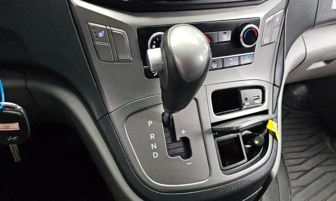 Hyundai Starex — фото 10