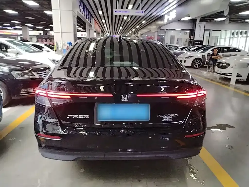 Honda Accord — фото 3