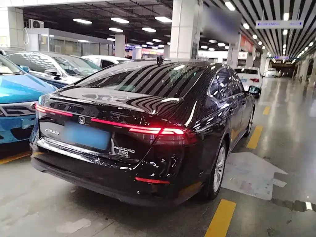 Honda Accord — фото 10