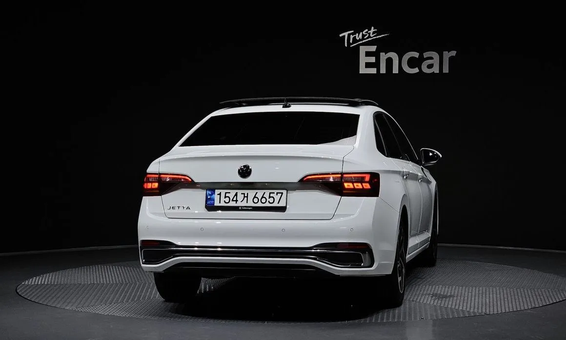 Volkswagen Jetta — фото 6