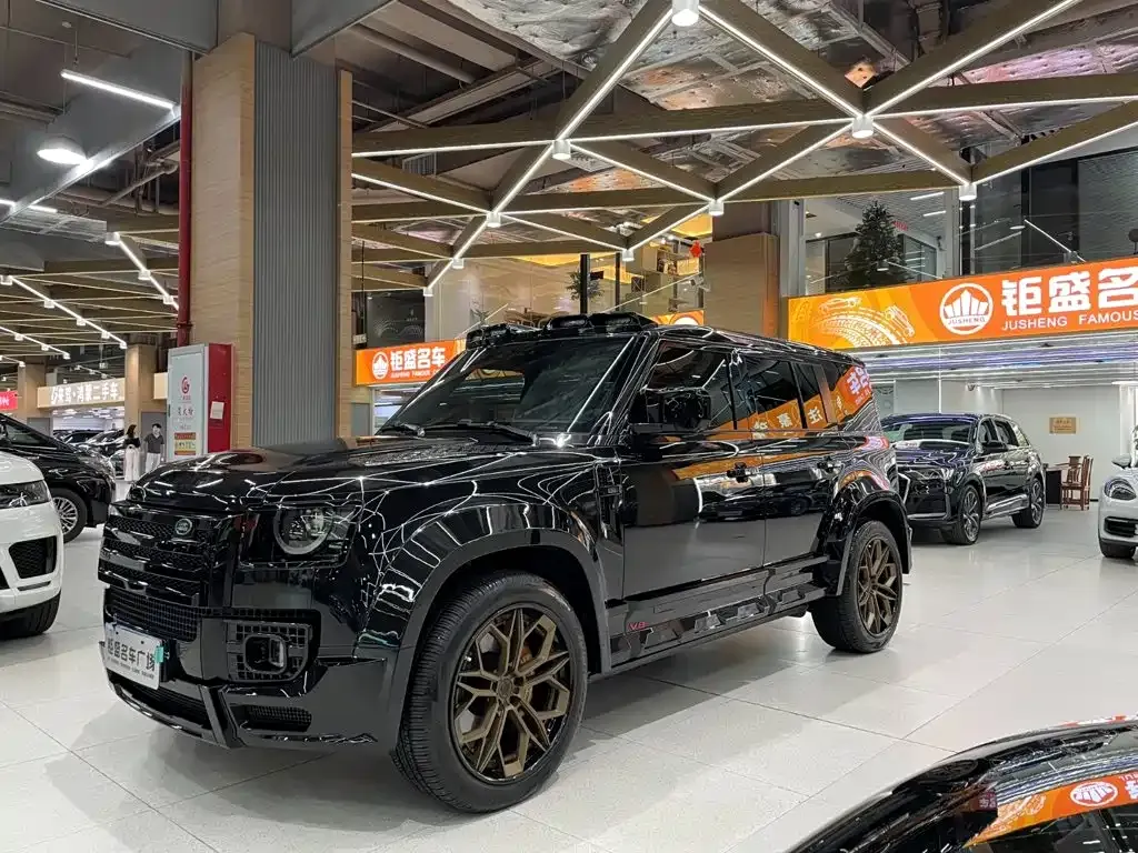 Land Rover Defender — фото 1